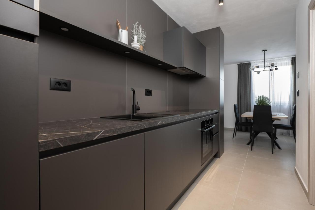 ראבץ V Residence Apartments מראה חיצוני תמונה