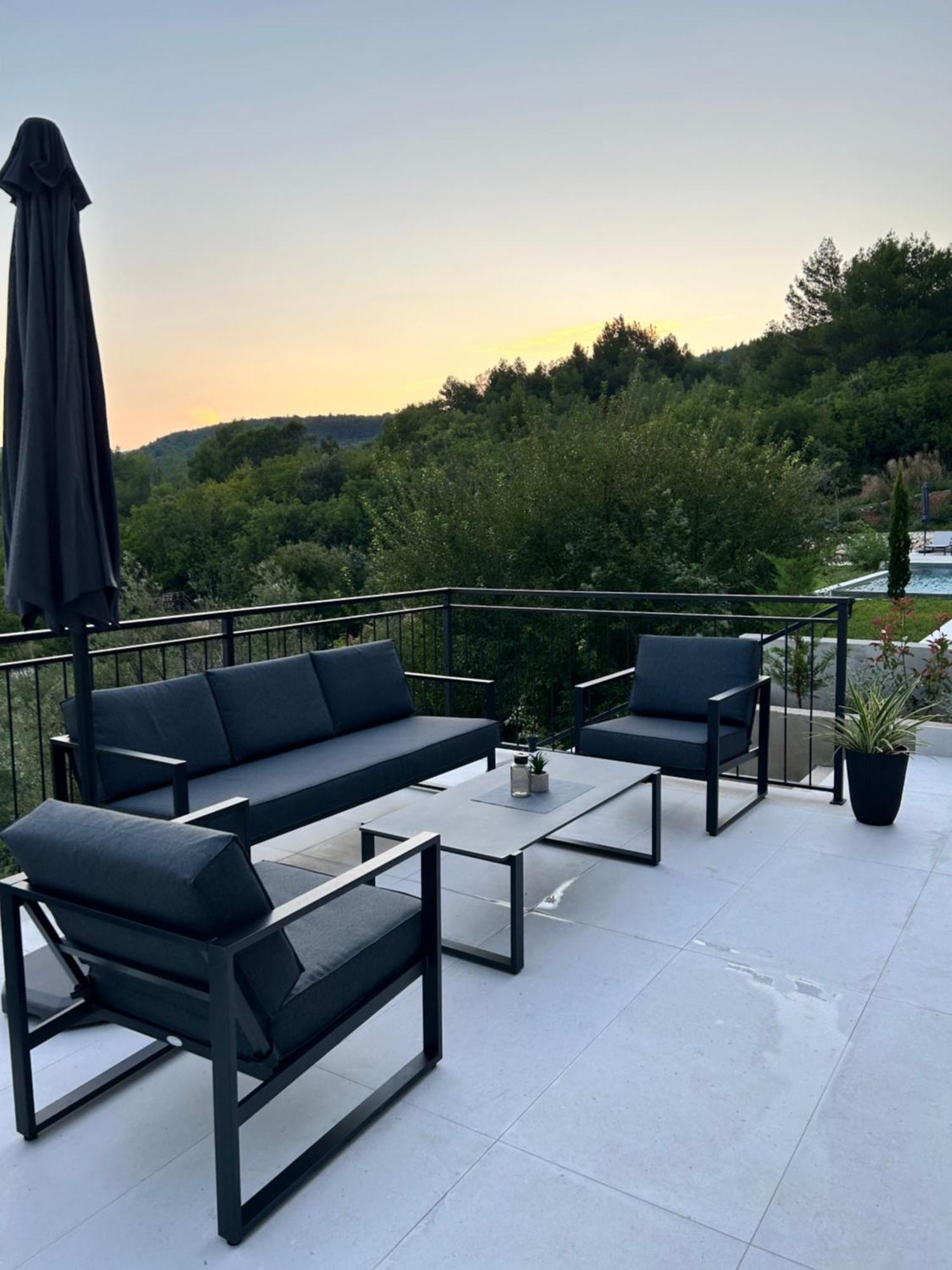 ראבץ V Residence Apartments מראה חיצוני תמונה